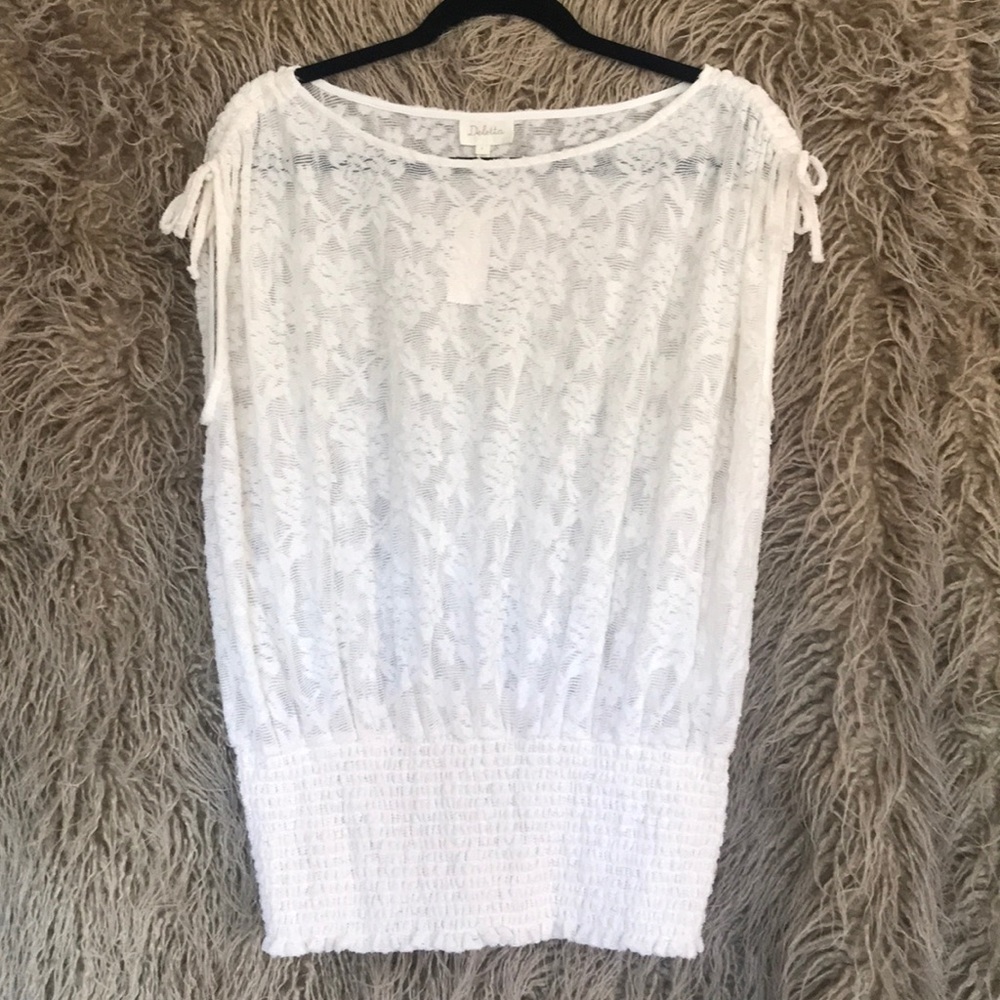 Deletta lace top. Size medium. New w tags